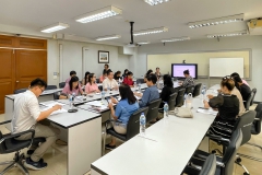 LINE_ALBUM_ประชุมหารือแผนพัฒนาฯกับ-กบศ.-30.4.67_240430_1
