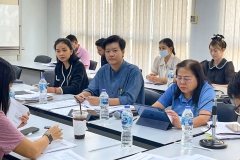 LINE_ALBUM_ประชุมหารือแผนพัฒนาฯกับ-กบศ.-30.4.67_240430_22
